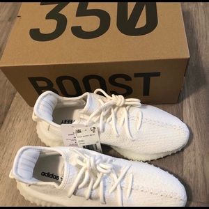 YEEZY BOOSTS 350 V2